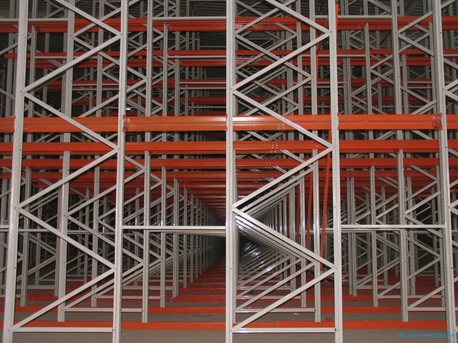 HZ-798型通廊式貨架 通廊式倉(cāng)庫(kù)貨架應(yīng)用案例 HZ-798型通廊式貨架 通廊式倉(cāng)庫(kù)貨架應(yīng)用案例